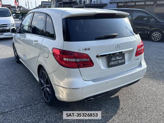 Mercedes Benz B-CLASS 2012-08 7817886-2