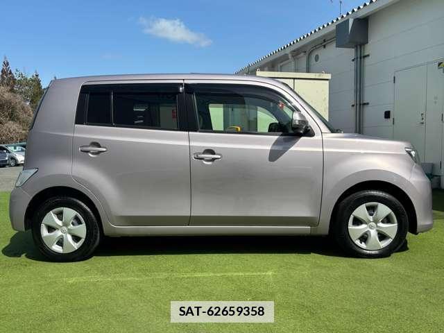 Toyota BB 2009-08 7819899-16