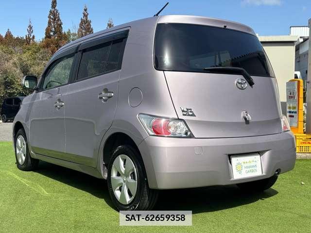 Toyota BB 2009-08 7819899-3