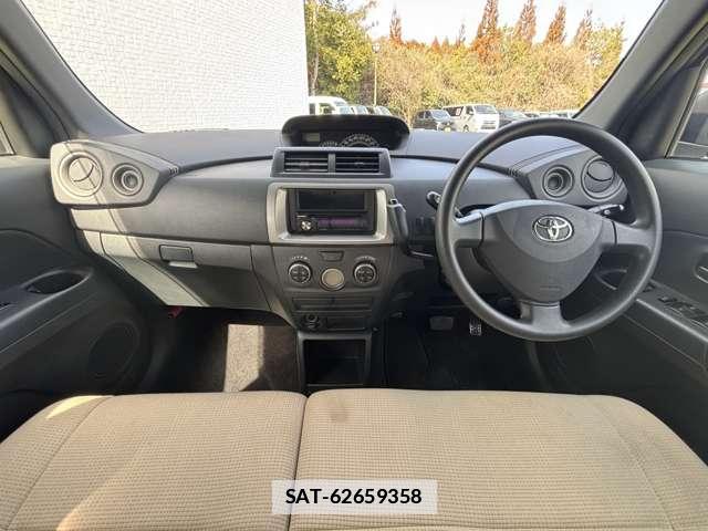 Toyota BB 2009-08 7819899-4