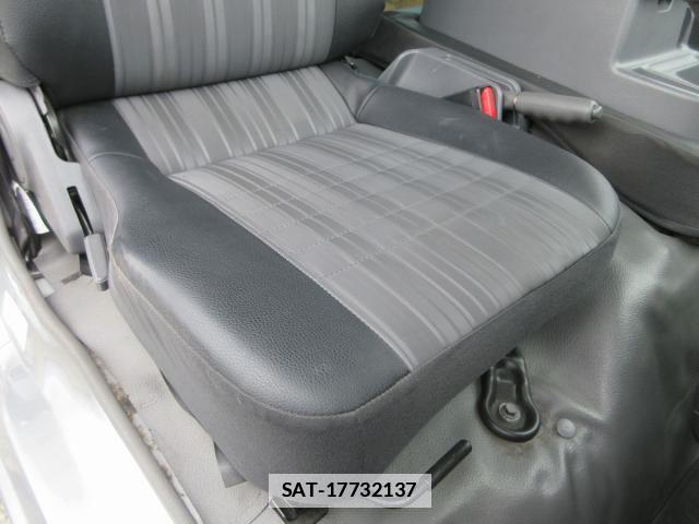 Mazda BONGO VAN 2017-03 7813532-18