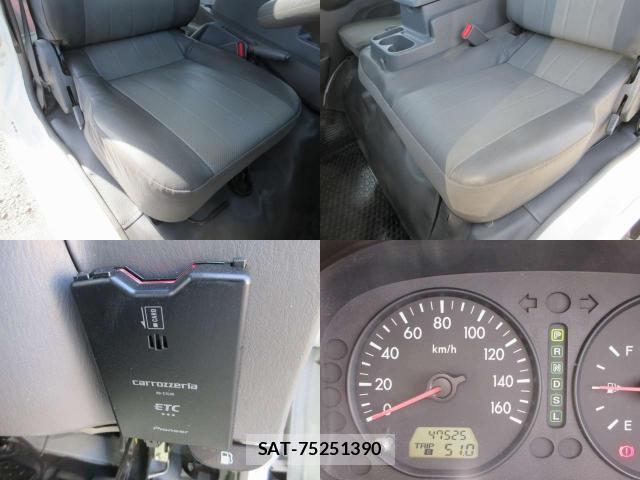 Mazda BONGO VAN 2011-12 7813542-7