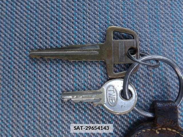 Mitsubishi BRAVO 1993 7813082-4
