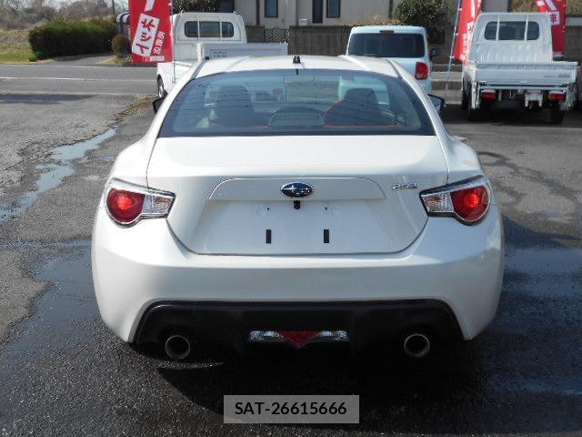 Subaru BRZ 2012-08 7820387-11