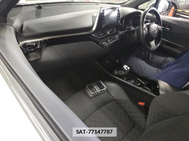 Toyota C-HR 2020-11 7811345-2