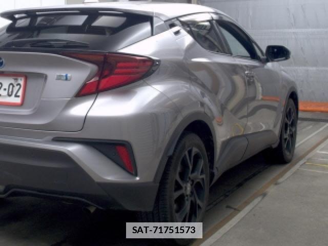 Toyota C-HR 2021-07 7811451-4