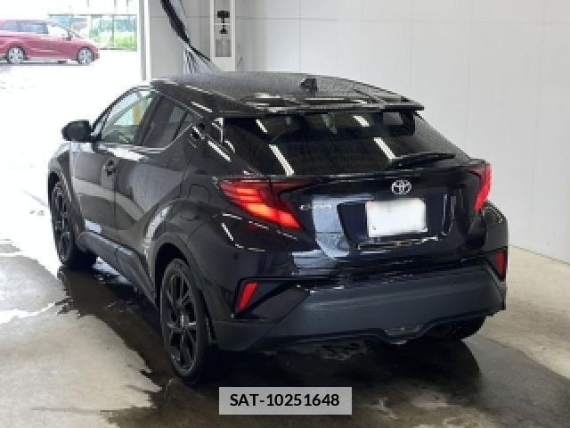Toyota C-HR 2022-03 7815034-1