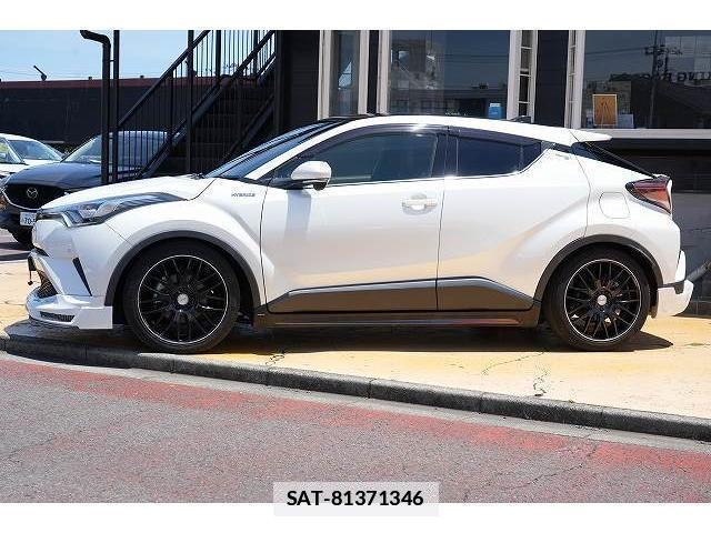 Toyota C-HR 2017-02 7815769-2
