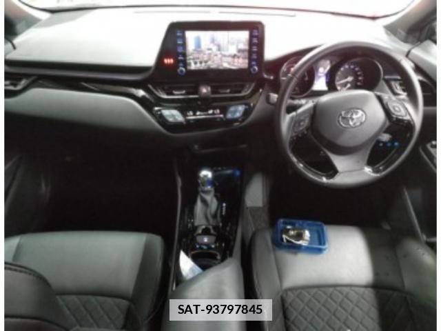 Toyota C-HR 2022-04 7815850-2