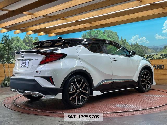 Toyota C-HR 2020-10 7816267-16