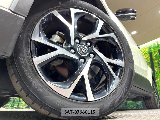 Toyota C-HR 2018-02 7818994-12