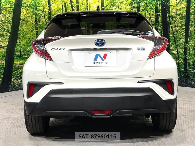 Toyota C-HR 2018-02 7818994-14