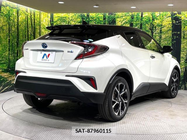 Toyota C-HR 2018-02 7818994-16
