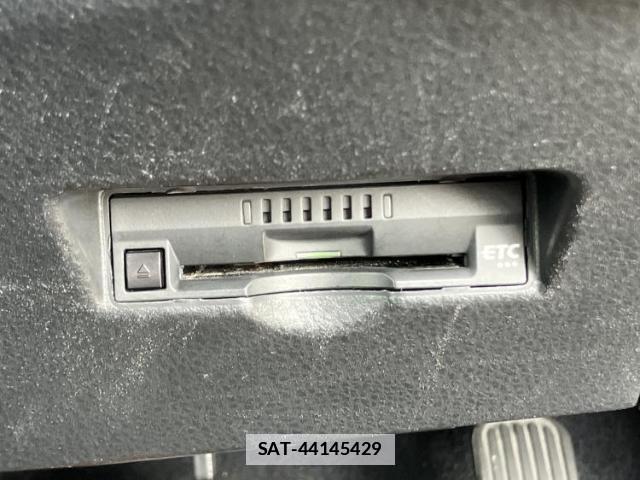 Toyota C-HR 2021-02 7821395-15