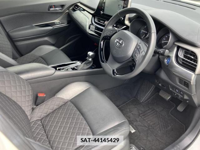 Toyota C-HR 2021-02 7821395-4