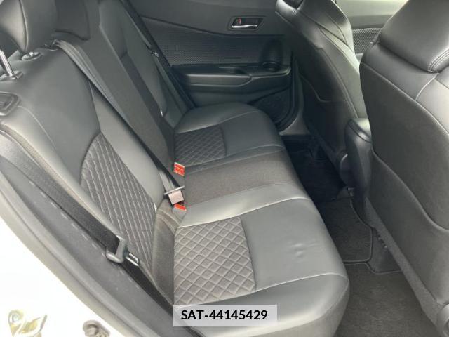 Toyota C-HR 2021-02 7821395-5