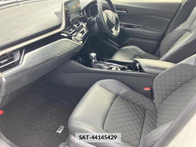 Toyota C-HR 2021-02 7821395-7