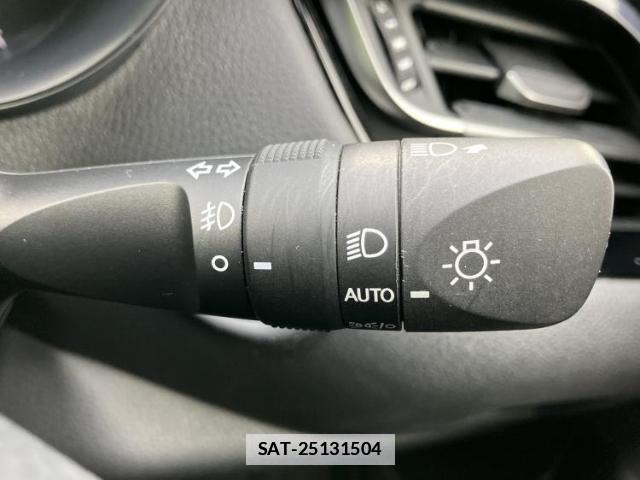 Toyota C-HR 2021-11 7821586-14