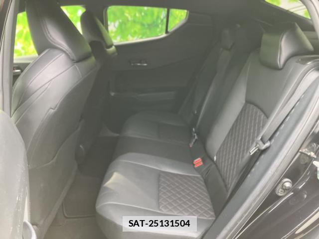 Toyota C-HR 2021-11 7821586-6