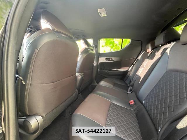 Toyota C-HR 2018-08 7822289-5