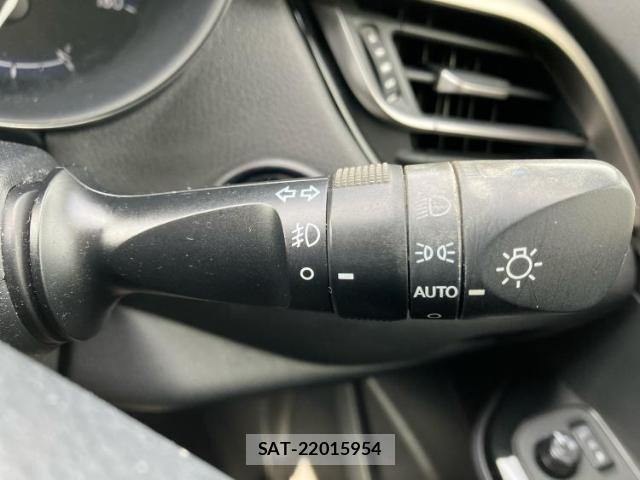 Toyota C-HR 2018-01 7822628-12