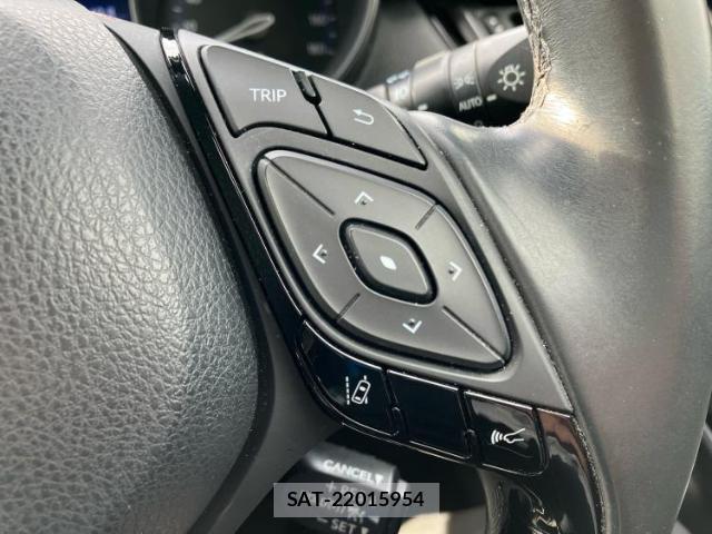 Toyota C-HR 2018-01 7822628-15