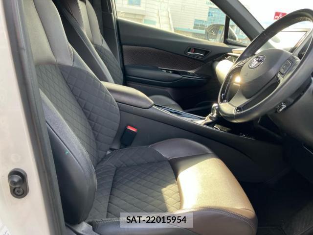 Toyota C-HR 2018-01 7822628-3