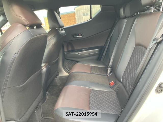 Toyota C-HR 2018-01 7822628-6