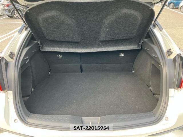 Toyota C-HR 2018-01 7822628-7