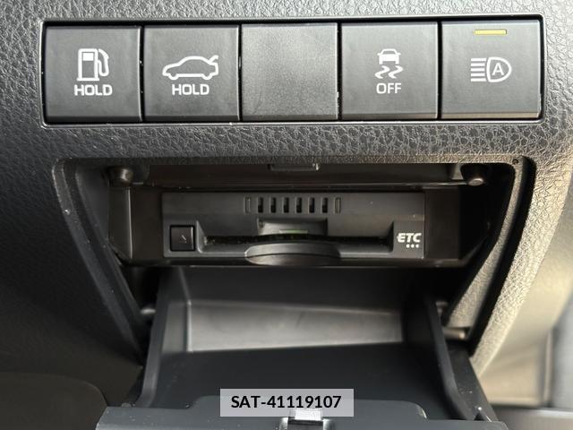 Toyota CAMRY 2022-10 7820370-9