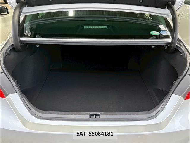 Toyota CAMRY 2019-03 7823229-17