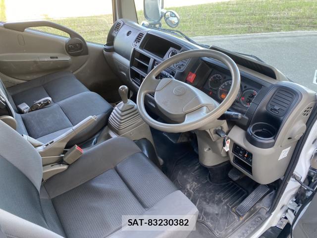 MITSUBISHI FUSO CANTER GUTS 2015-11 7822996-2