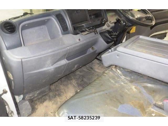 MITSUBISHI FUSO CANTER 2013-11 7812784-3