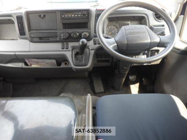 MITSUBISHI FUSO CANTER 2011-07 7814013-2