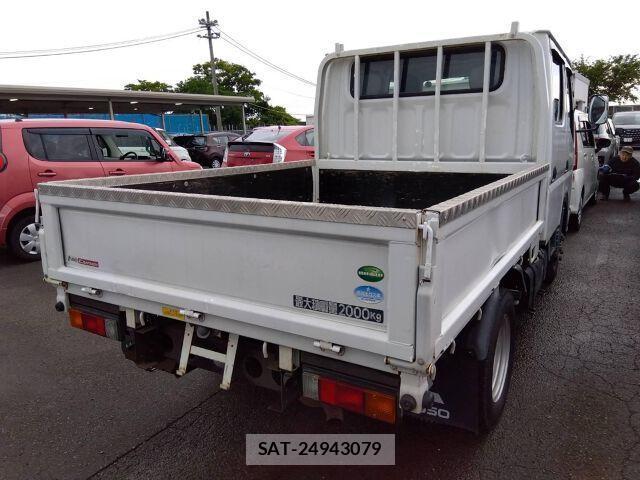 MITSUBISHI FUSO CANTER 2017-08 7814079-4
