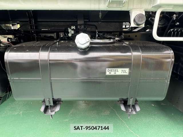 MITSUBISHI FUSO CANTER 2025-12 7814152-17