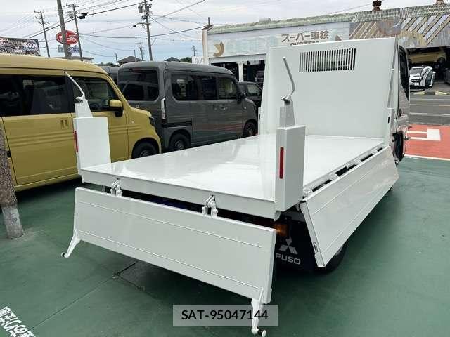 MITSUBISHI FUSO CANTER 2025-12 7814152-6
