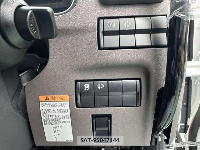 MITSUBISHI FUSO CANTER 2025-12 7814152-7