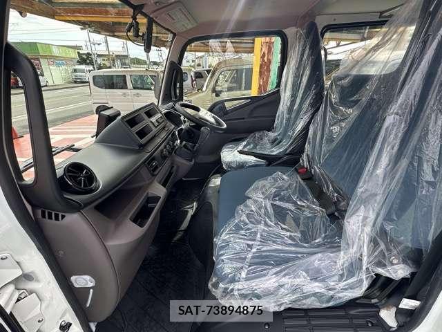 MITSUBISHI FUSO CANTER 2024-12 7814158-4