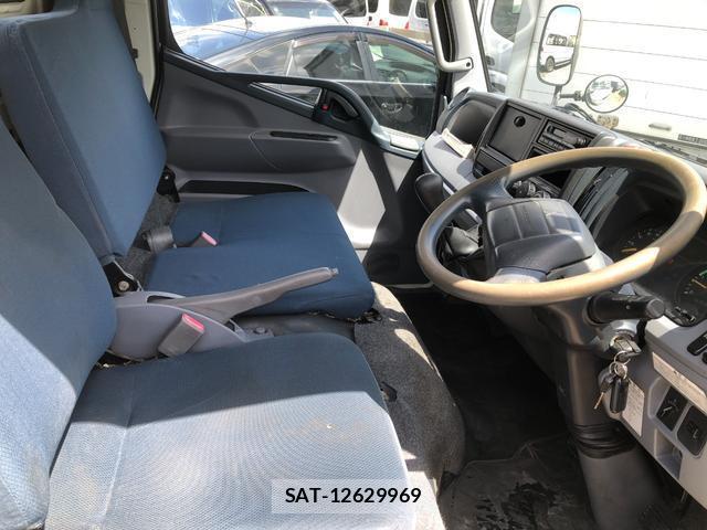 MITSUBISHI FUSO CANTER 2013-02 7816761-15