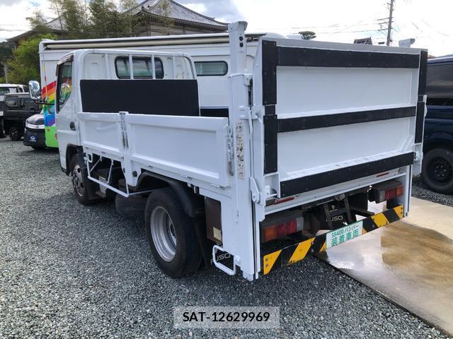 MITSUBISHI FUSO CANTER 2013-02 7816761-4