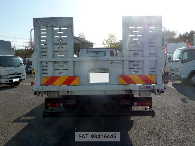 MITSUBISHI FUSO CANTER 2018-12 7817567-1