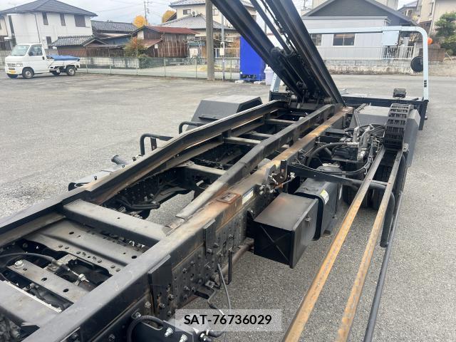 MITSUBISHI FUSO CANTER 2021-09 7817588-13