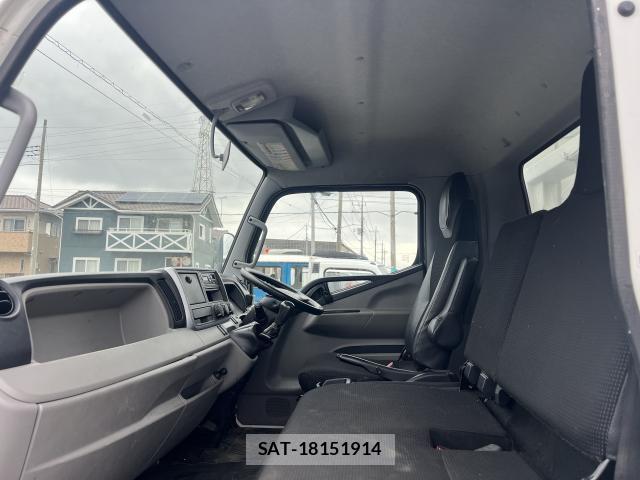 MITSUBISHI FUSO CANTER 2017-06 7817600-6