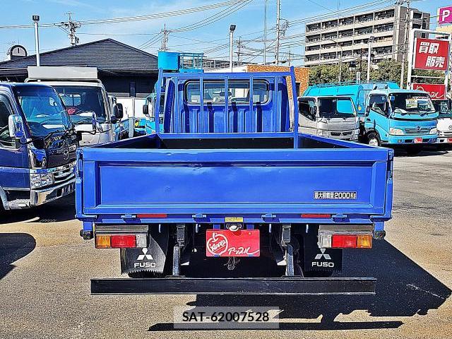 MITSUBISHI FUSO CANTER 2015-03 7817776-1