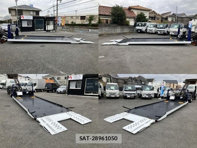 MITSUBISHI FUSO CANTER 2022-12 7817893-9