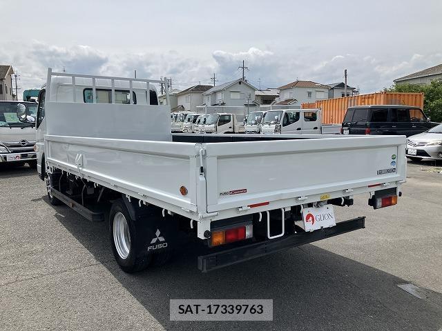 MITSUBISHI FUSO CANTER 2017-08 7817936-4