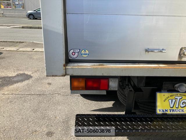MITSUBISHI FUSO CANTER 2014-02 7819033-19