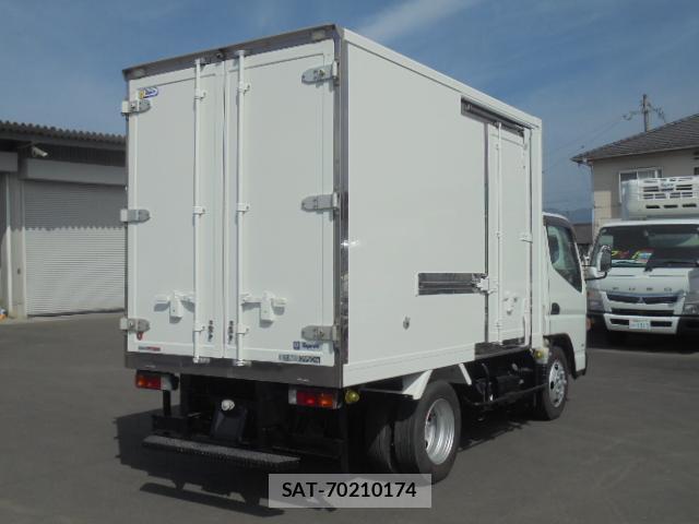 MITSUBISHI FUSO CANTER 2017-03 7819512-19
