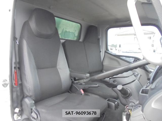 MITSUBISHI FUSO CANTER 2016-09 7819514-8